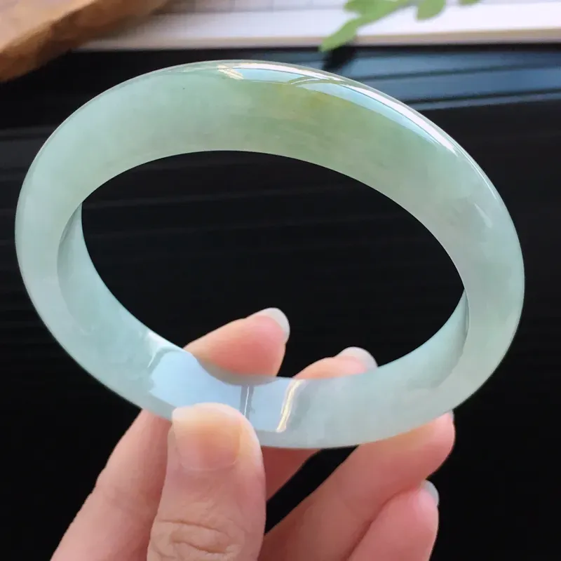 2mm   天然a货翡翠手镯   玉质细腻   种水足