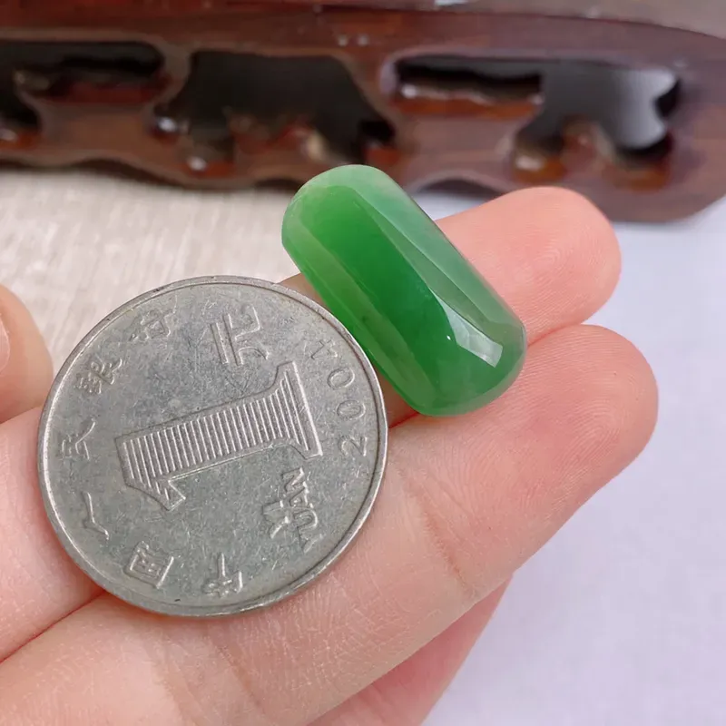 A货翡翠-种好满绿马鞍镶嵌件，尺寸-22.3*10.6*4.9mm