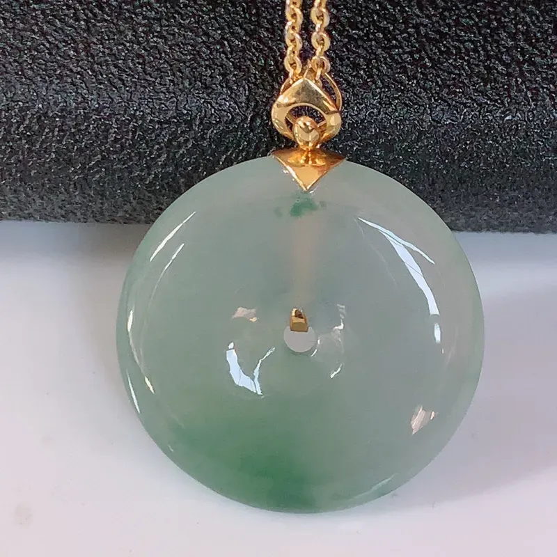 18k金镶嵌冰飘花平安扣平安扣吊坠自然光实拍翡翠平安扣水润光泽寓意