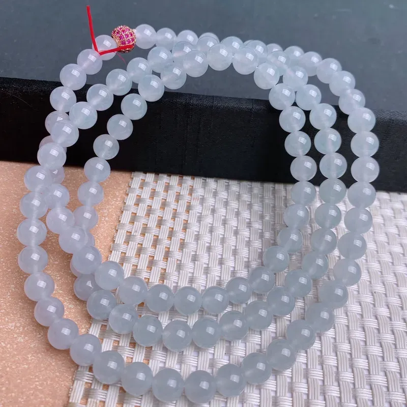 A货翡翠-种好冰润圆珠项链，尺寸-7.6mm，配珠为装饰品