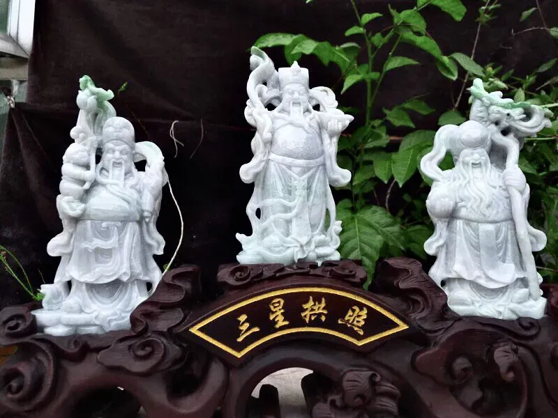 自然光实拍，翡翠A货老坑水润飘绿精雕福禄寿，三星拱照摆件 裸石尺寸：取其一210/110/40连精美