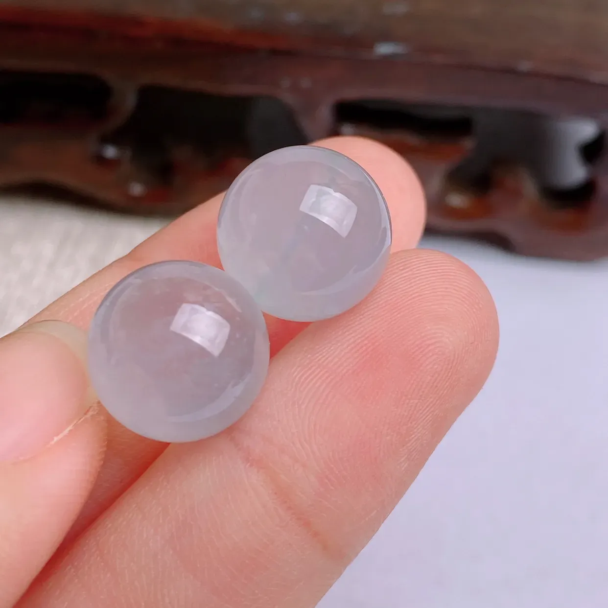 A货翡翠-种好冰润圆珠镶嵌件一对，尺寸-12mm