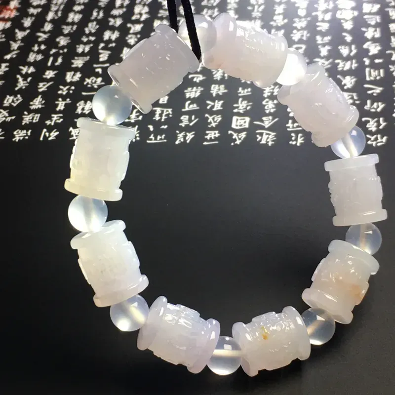 糯化种六字真言路路通手串 9颗 质地细腻 雕工精湛 款式时尚 隔珠为装饰品
