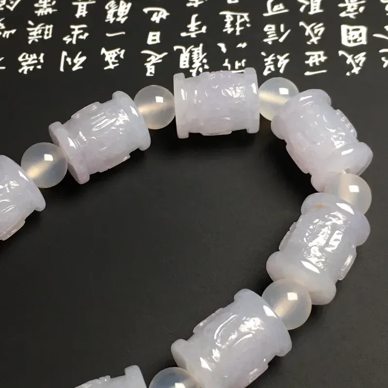 糯化种六字真言路路通手串 9颗 质地细腻 雕工精湛 款式时尚 隔珠为装饰品
