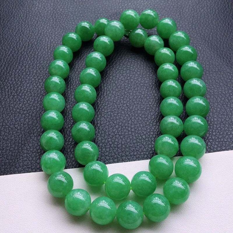 天然缅甸老坑翡翠A货绿色佛珠圆珠子项链，料子细腻柔洁，尺寸珠子取一12.5mm，总数47颗，
