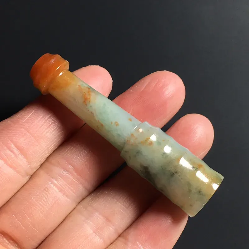 双彩精美烟嘴 尺寸57-12毫米 色泽亮丽 小巧精致