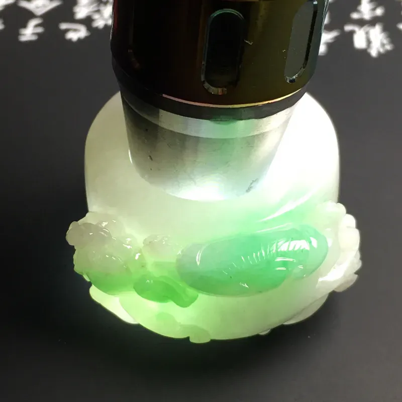 糯化种带色【招财貔貅】扳指 内直径20.1毫米 质地细腻 雕工精湛 款式时尚 重34克