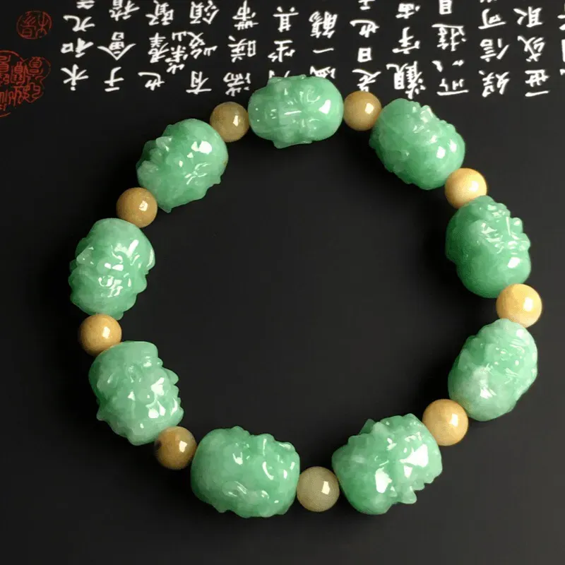 糯化种满色【罗汉】手串 9颗 质地细腻 雕工精湛 色彩艳丽 隔珠为黄翡翡翠
