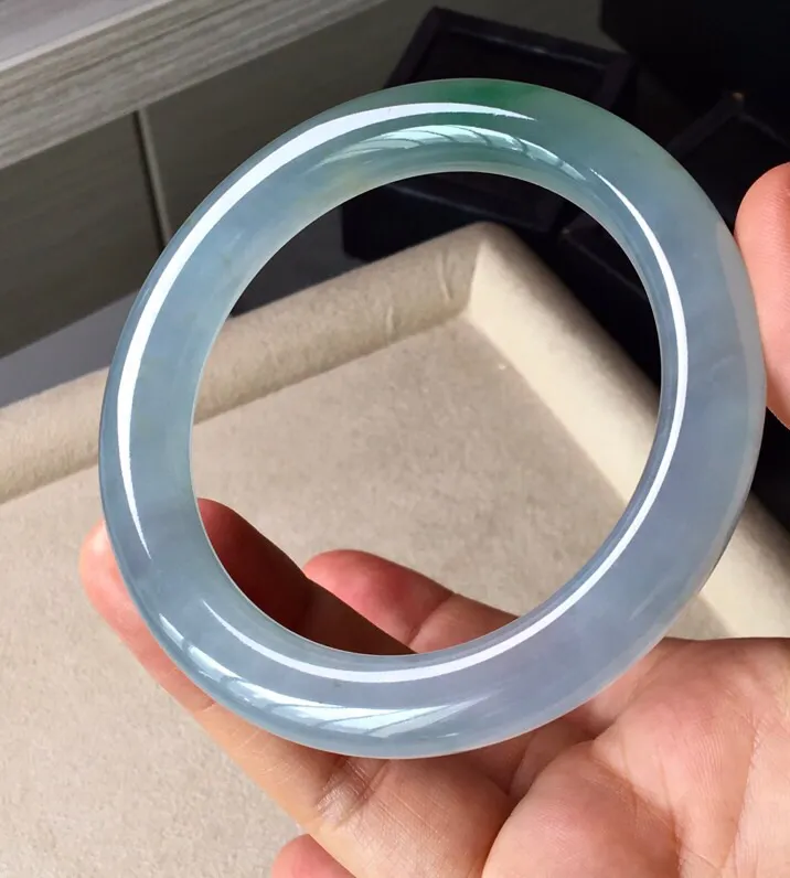 冰飘绿圆条手镯无纹无裂色泽艳丽水润细腻尺寸53710编号34