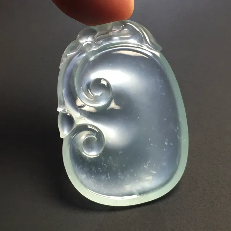 老坑玻璃种【如意】吊坠 水润通透 起光起胶 质地细腻 雕工精湛 款式时尚
