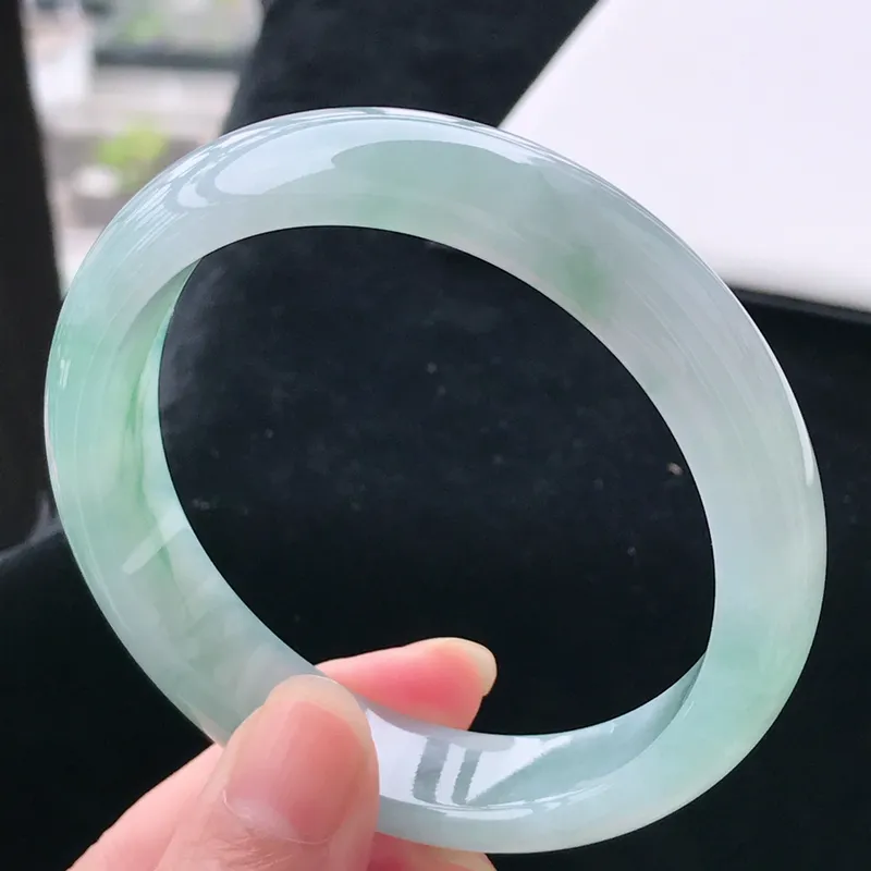 1 水润飘花翡翠正圈手镯  圈口59.1/13.5/8.