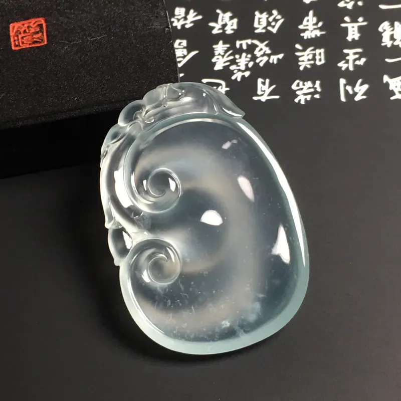 老坑玻璃种【如意】吊坠 水润通透 起光起胶 质地细腻 雕工精湛 款式时尚