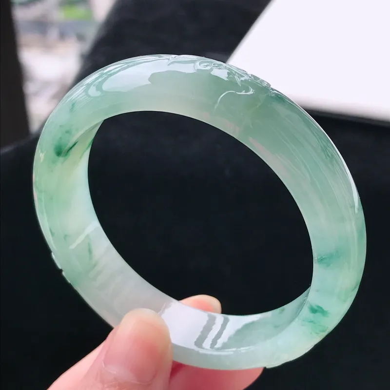 0 水润飘花翡翠雕花正圈手镯  圈口54.0/13.8/8.
