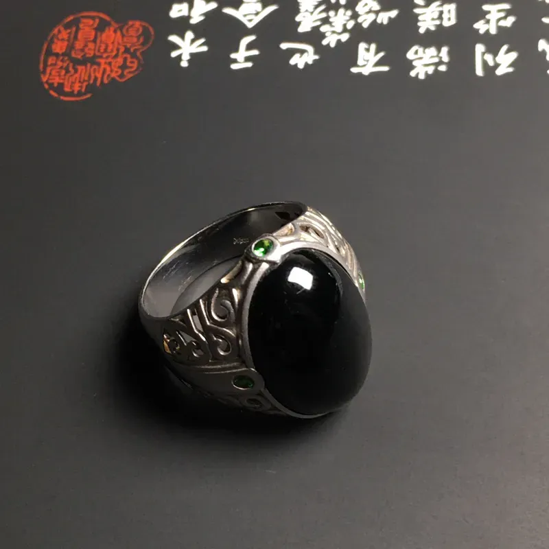 老坑冰种墨翠男式戒面 指圈19.1毫米 裸石尺寸20.5-13-5毫米 黑度佳 款式时尚 打灯通透 翠色艳丽 质地细腻