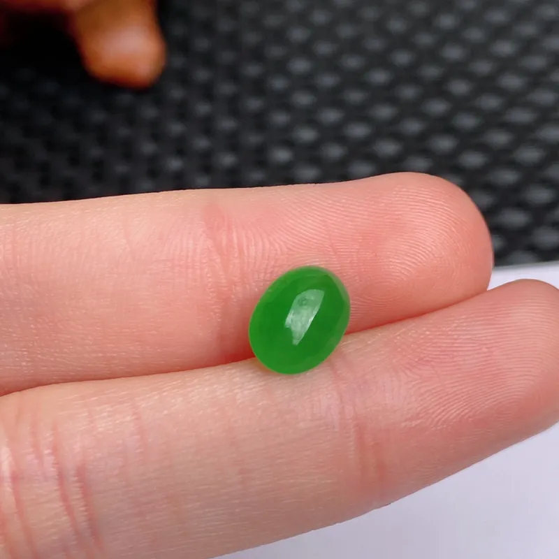 A货翡翠-种好满绿蛋面镶嵌件，尺寸-9.1*6.6*4mm