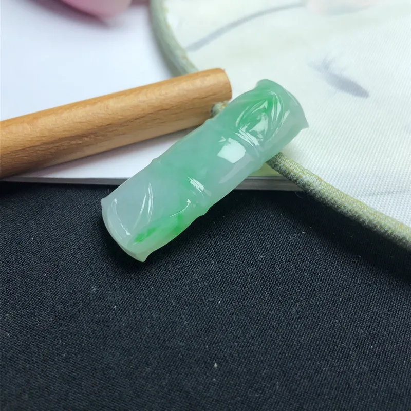 糯化飘绿翡翠竹节节节