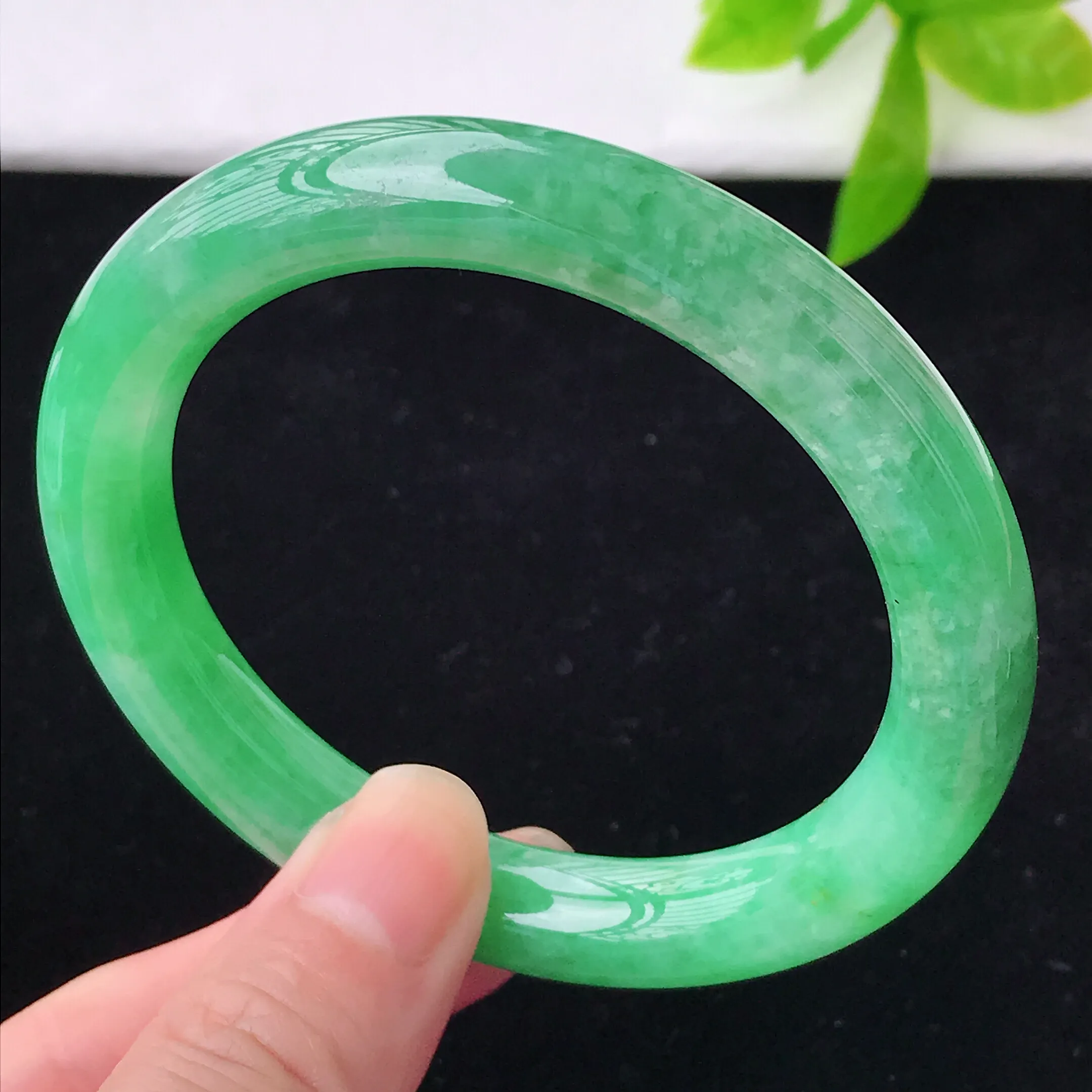 3 水润满绿翡翠圆条手镯  圈口55.3/10.1/9.