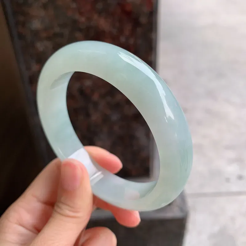 满色飘绿宽边手镯内径531mm天然a货翡翠手镯玉质细腻种水足