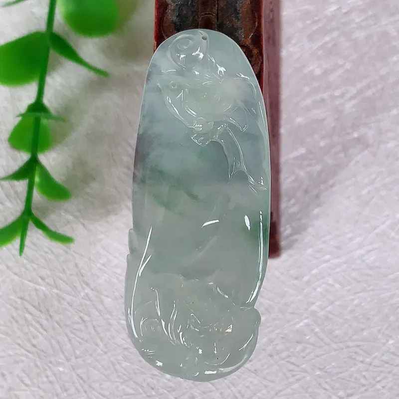 【超低价放漏】冰飘花年年有余翡翠吊坠，冰润精美，翡翠玉质细腻，种水足，工艺精湛 ，佩戴精美！#41.30