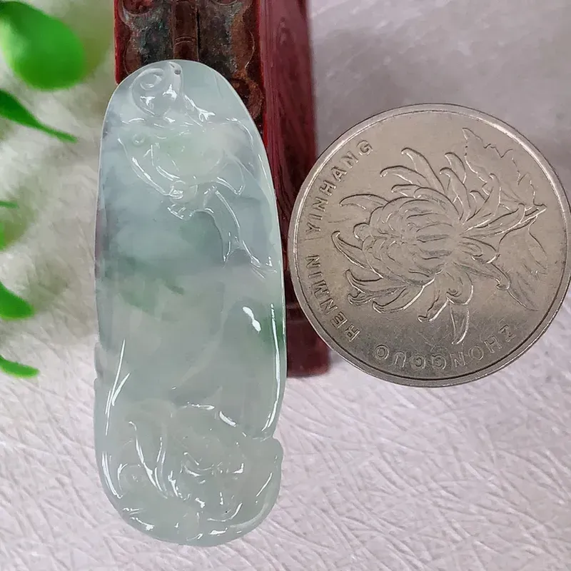 【超低价放漏】冰飘花年年有余翡翠吊坠，冰润精美，翡翠玉质细腻，种水足，工艺精湛 ，佩戴精美！#41.30