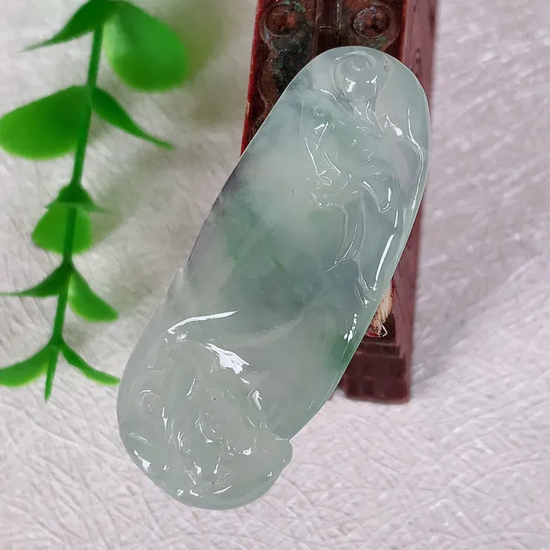 【超低价放漏】冰飘花年年有余翡翠吊坠，冰润精美，翡翠玉质细腻，种水足，工艺精湛 ，佩戴精美！#41.30