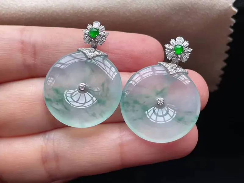 冰飘花平安扣吊坠 18k金镶嵌 水润通透 花色灵动 底色清爽 款式精致