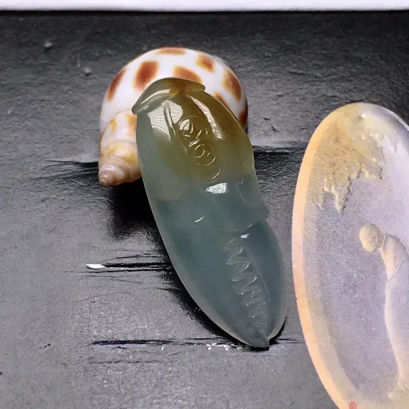 精品优选冰种黄翡螃蟹钳子,很独特的题材,质地细腻起