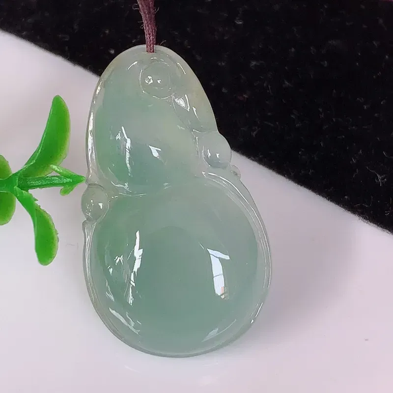 【超低价放漏】冰葫芦吊坠，翡翠葫芦，寓意福禄双全，财源滚滚，冰透，清新脱俗，佩戴效果优雅迷人！#01.5