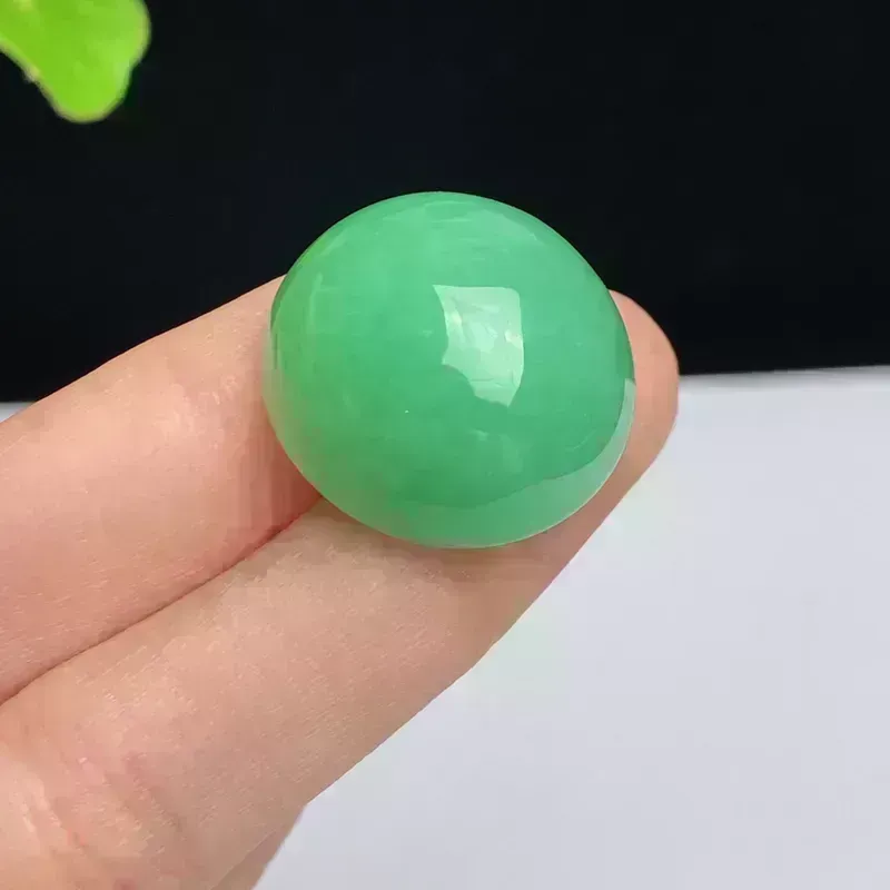 A货翡翠-水润满绿蛋面镶嵌件，尺寸21.9*13.1mm