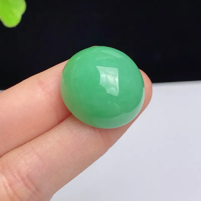 A货翡翠-水润满绿蛋面镶嵌件，尺寸21.9*13.1mm