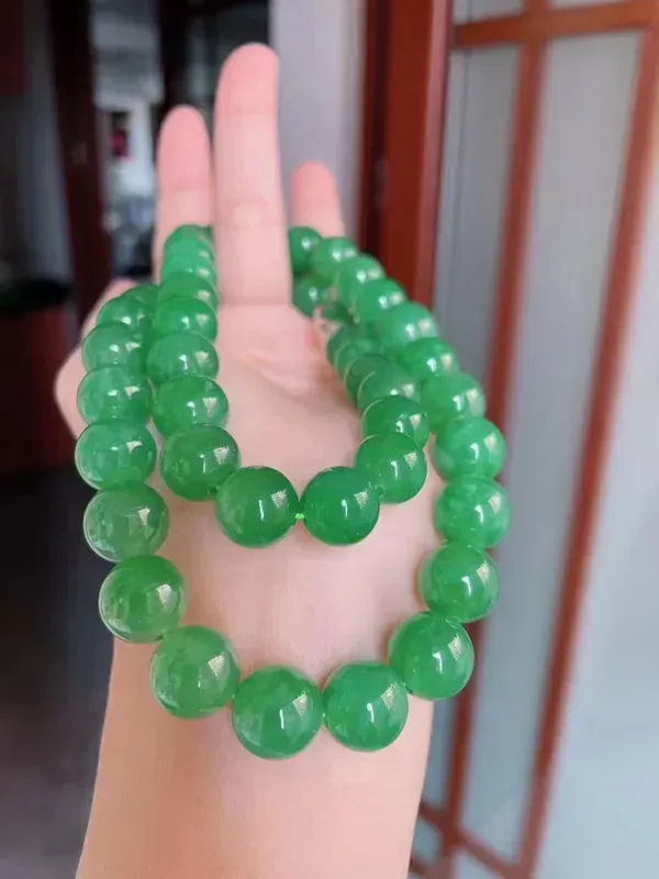 绿珠子项链，尺寸最小11/最大13/种老，肉质细腻，性价比高