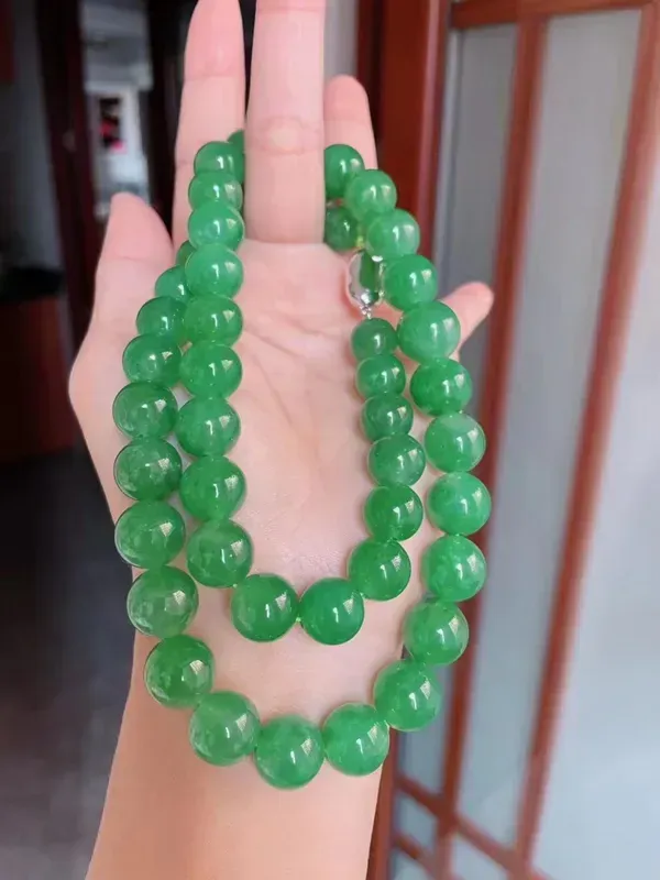 绿珠子项链，尺寸最小11/最大13/种老，肉质细腻，性价比高