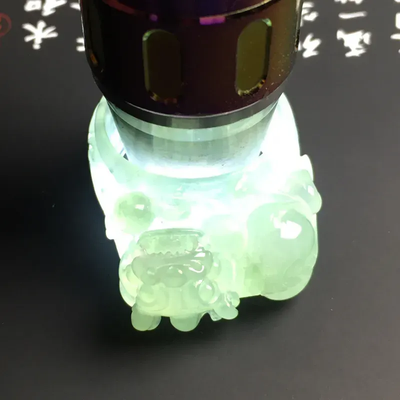 冰糯种晴底【招财貔貅】扳指 内直径21.2毫米 质地细腻 雕工精湛 款式时尚