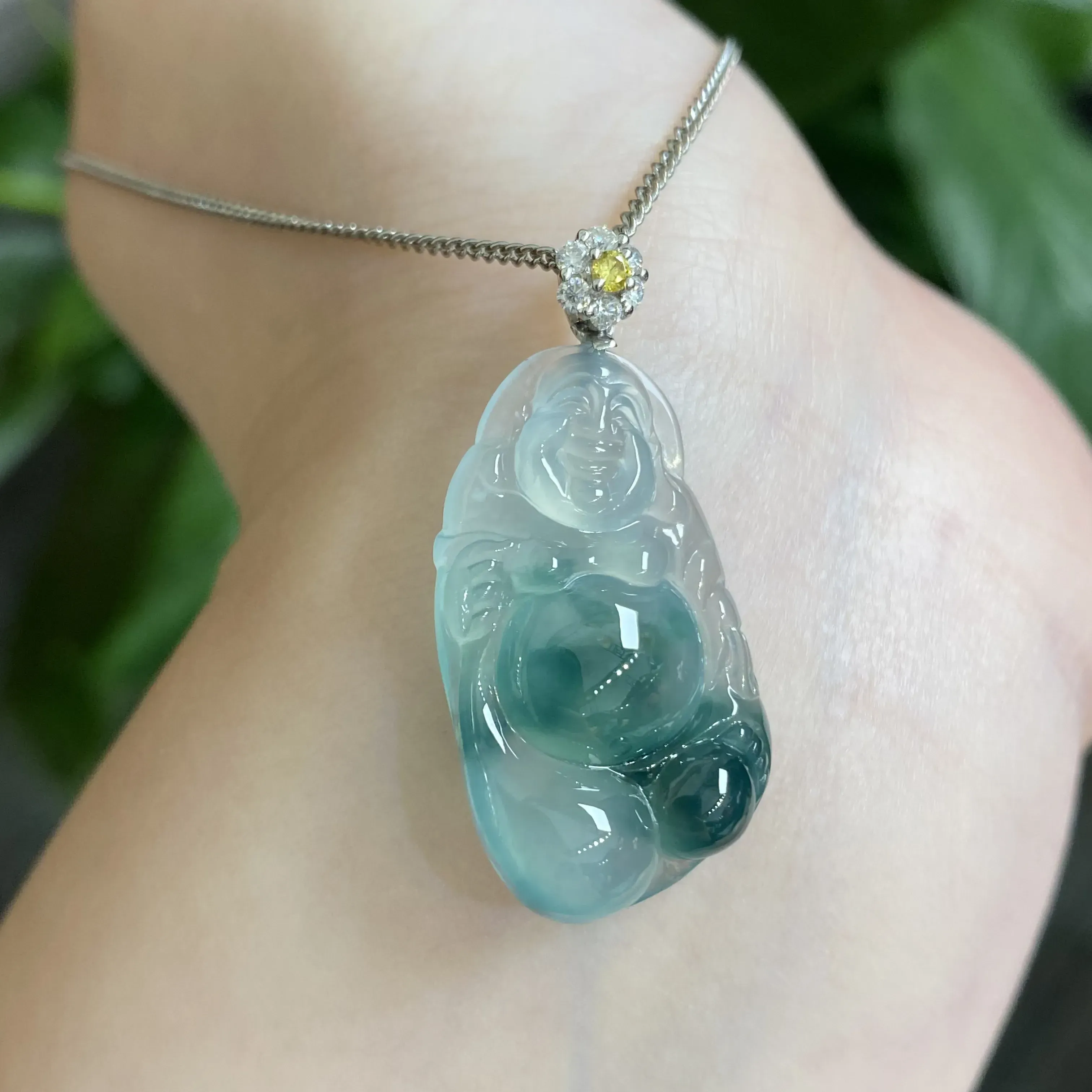 a货翡翠水润飘绿18k