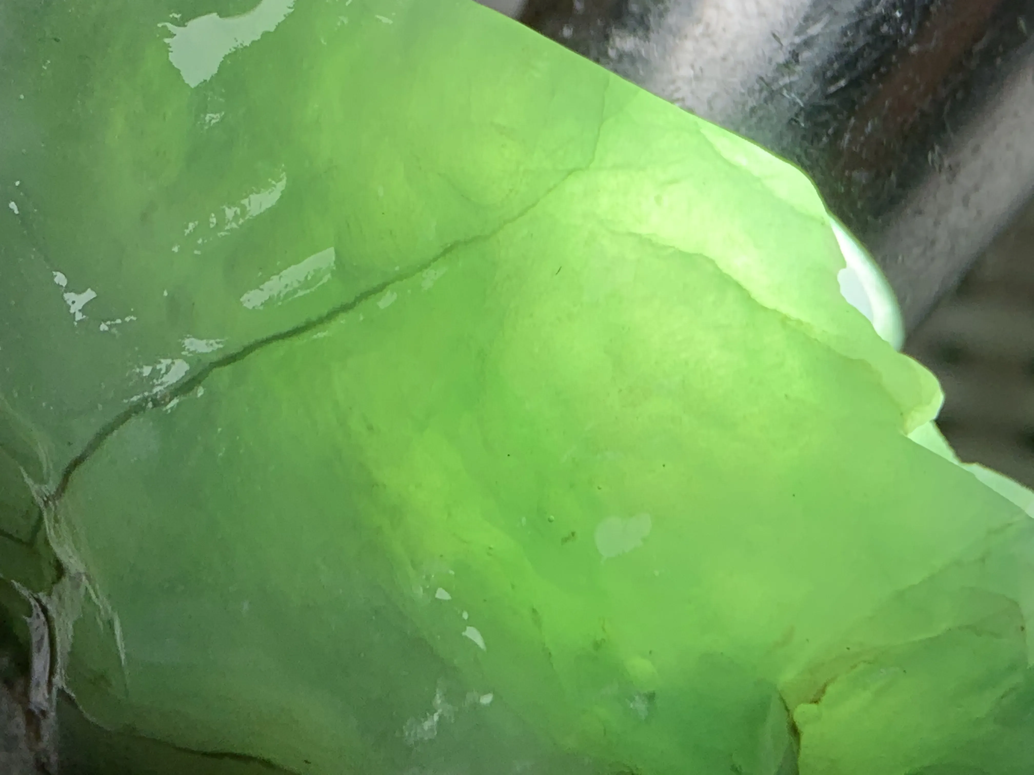 放漏 会卡蓝晴底开窗料 形状立体厚庄 压手感重 全身满肉 开窗位肉质细腻有蓝晴底色 可整体避裂雕