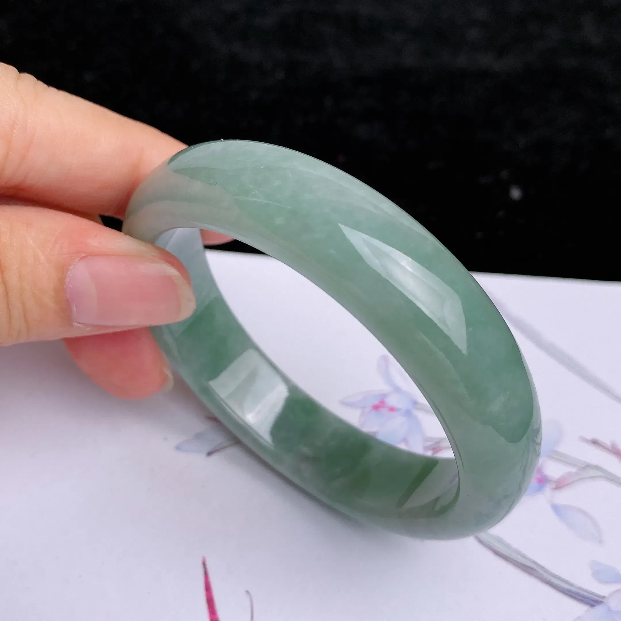 水润满色正圈手镯56.