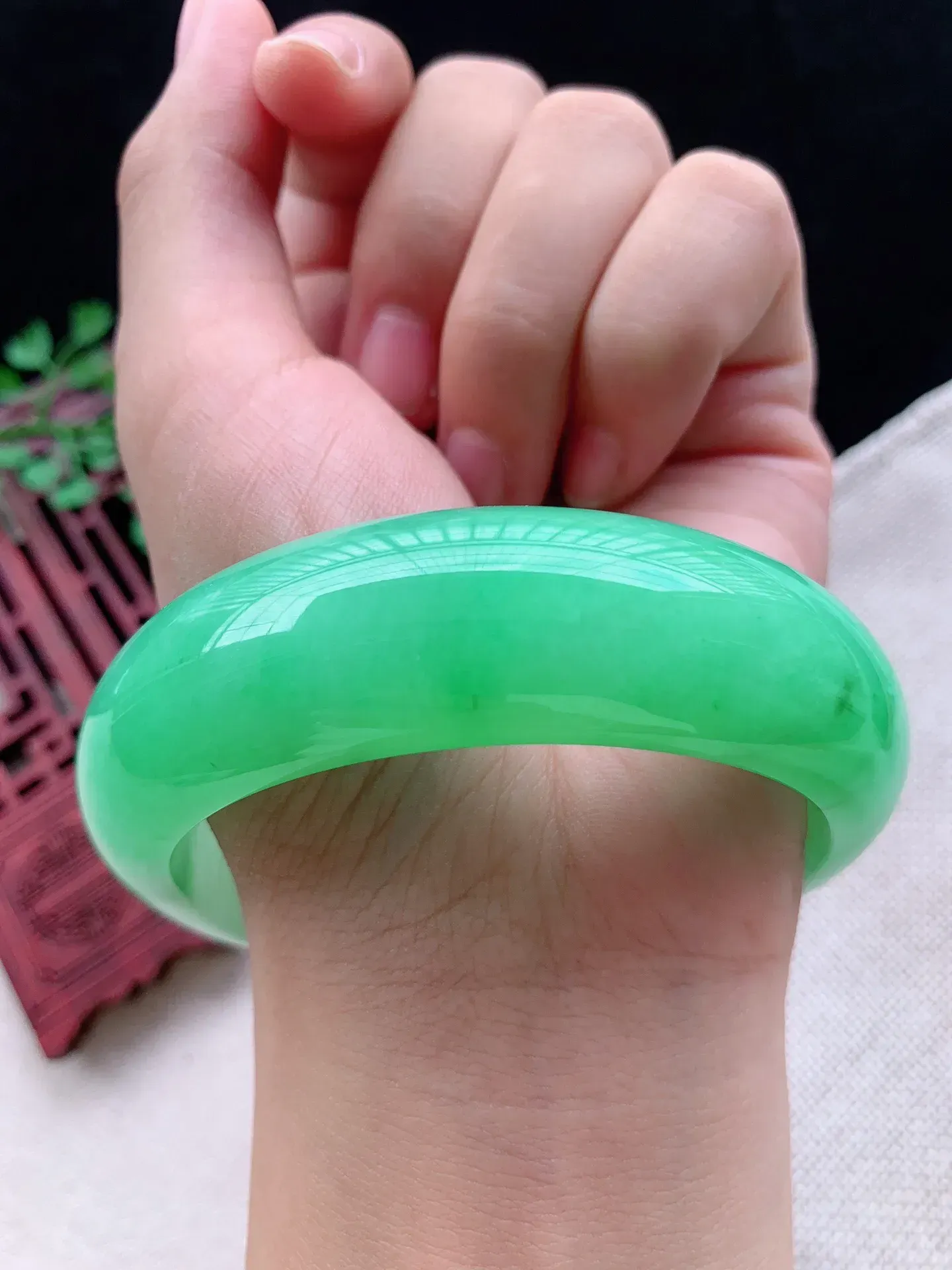 老坑满绿正装宽版车轮胎手镯-天然翡翠a货,尺寸59.4×18.6×9.