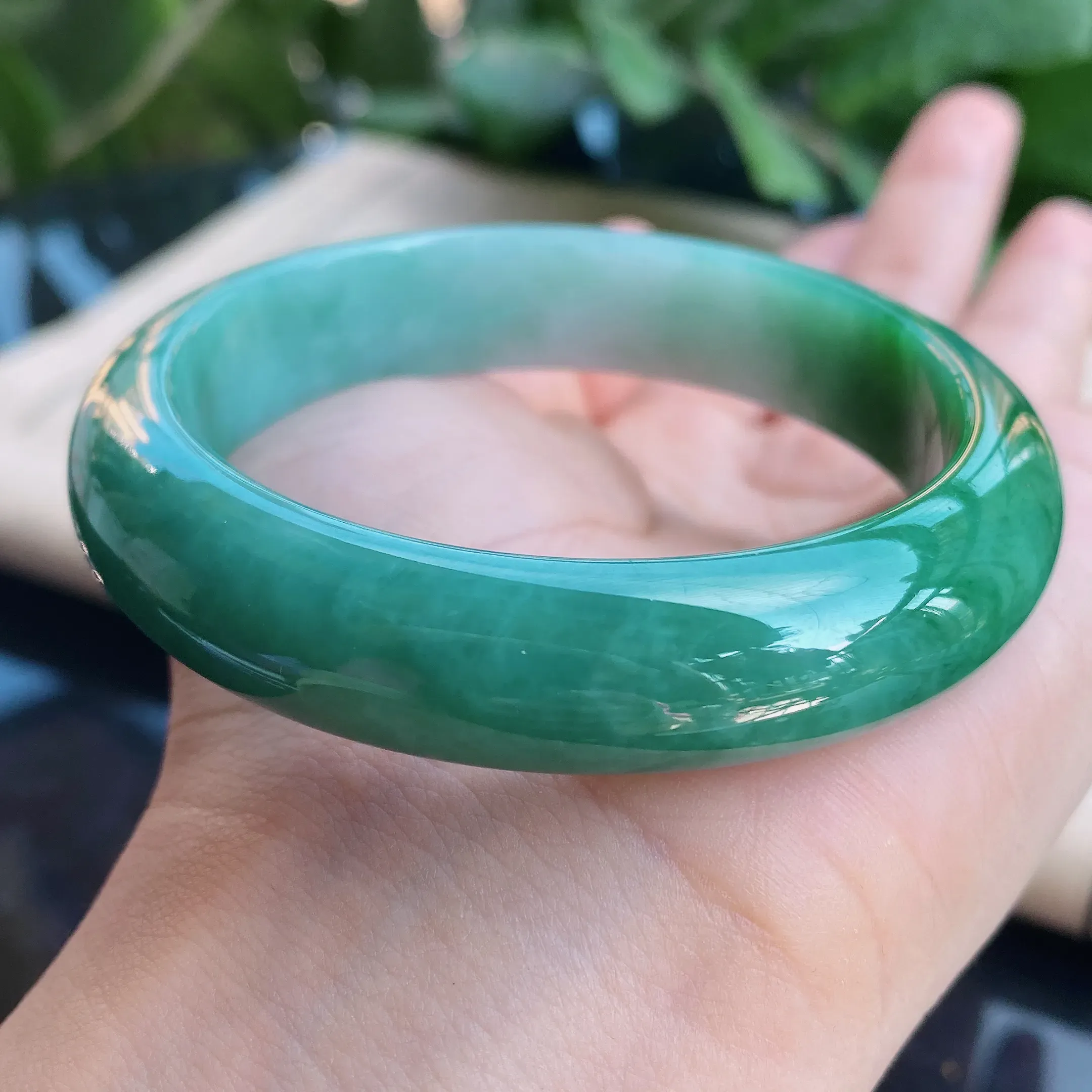 伟德国际丽江市古城区人民法院关于天然翡翠(A货) B135翡翠1（第一次拍卖）的公告