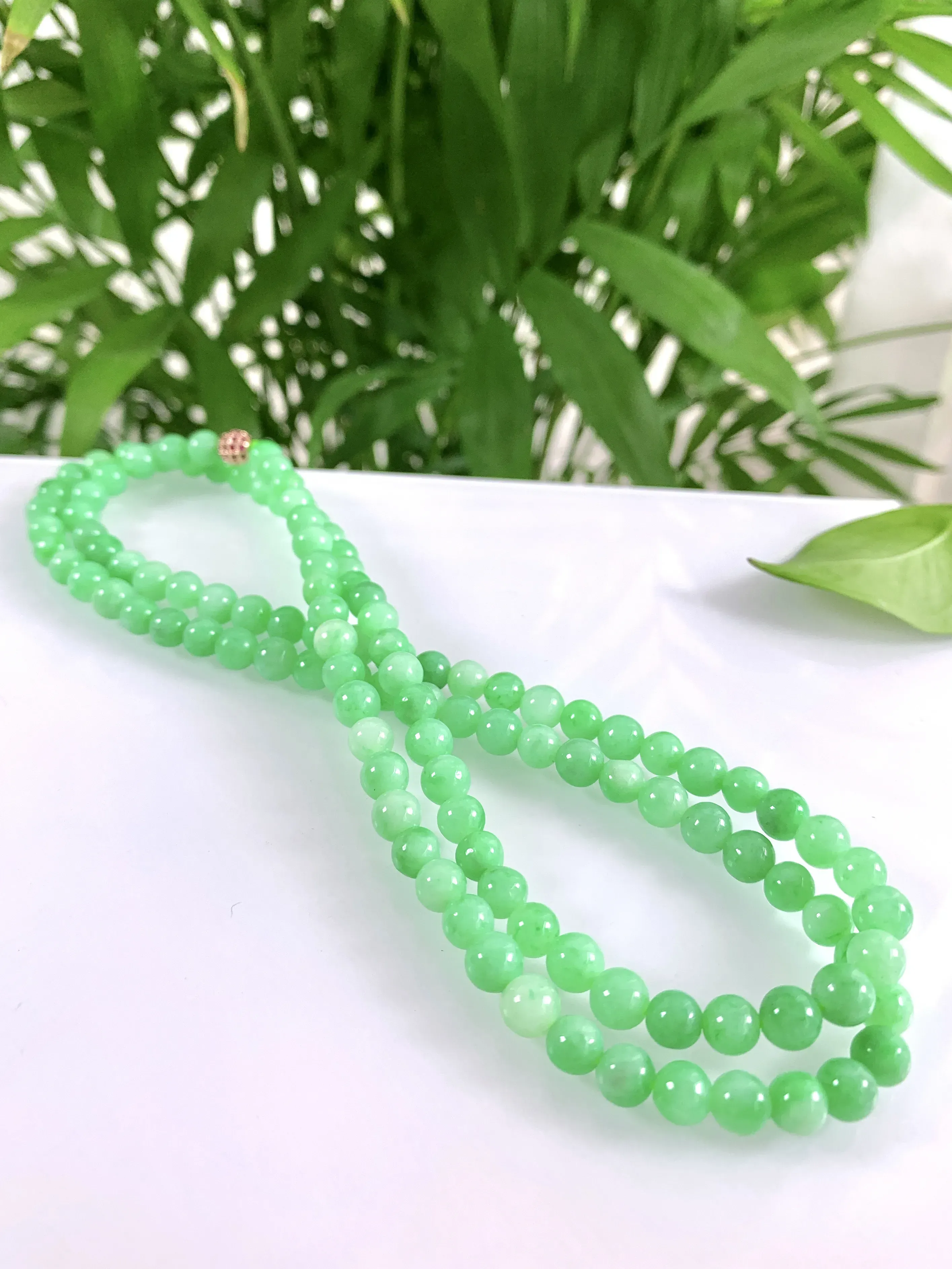 缅甸天然翡翠A货，冰润满绿果阳绿圆珠项链手链，尺寸：6.2mm/118颗，长度700mm，重量：44.25g