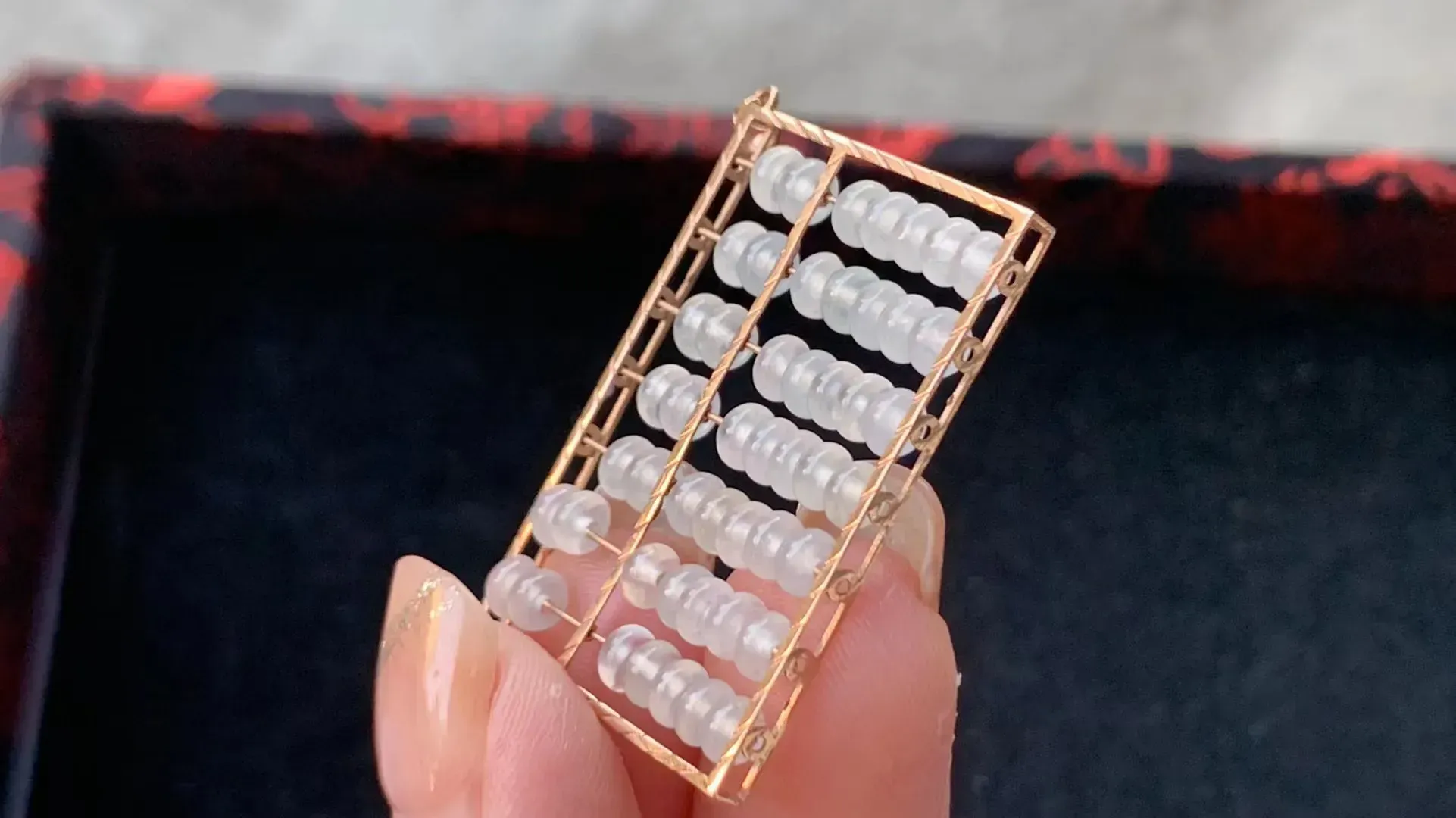 冰种算盘，种好水足，真金镶嵌，含金33/20.8/3.5  种好冰透 玉质水润  底色清爽 亮丽精致独特