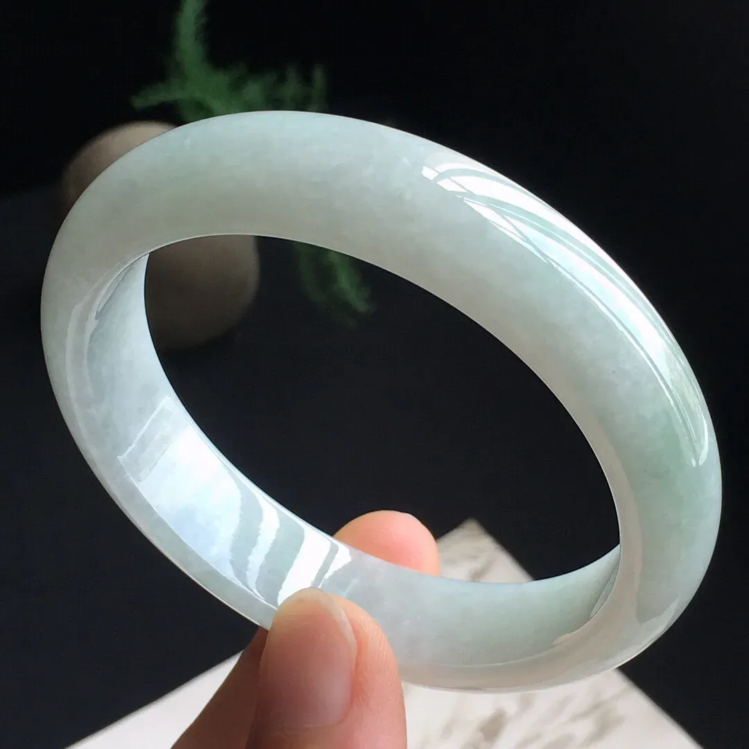 【超低价放漏】天然A货翡翠手镯，玉质莹润，佩戴效果更美，商品尺寸:内径:56.3MM，玉：13.4*7.6MM，整体货品质量：55.55g