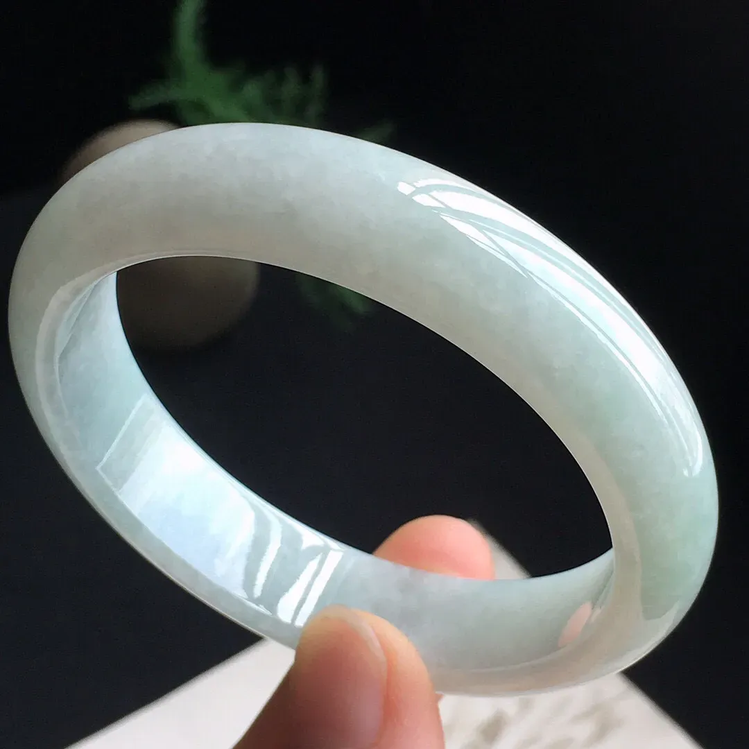 【超低价放漏】天然A货翡翠手镯，玉质莹润，佩戴效果更美，商品尺寸:内径:56.3MM，玉：13.4*7.6MM，整体货品质量：55.55g