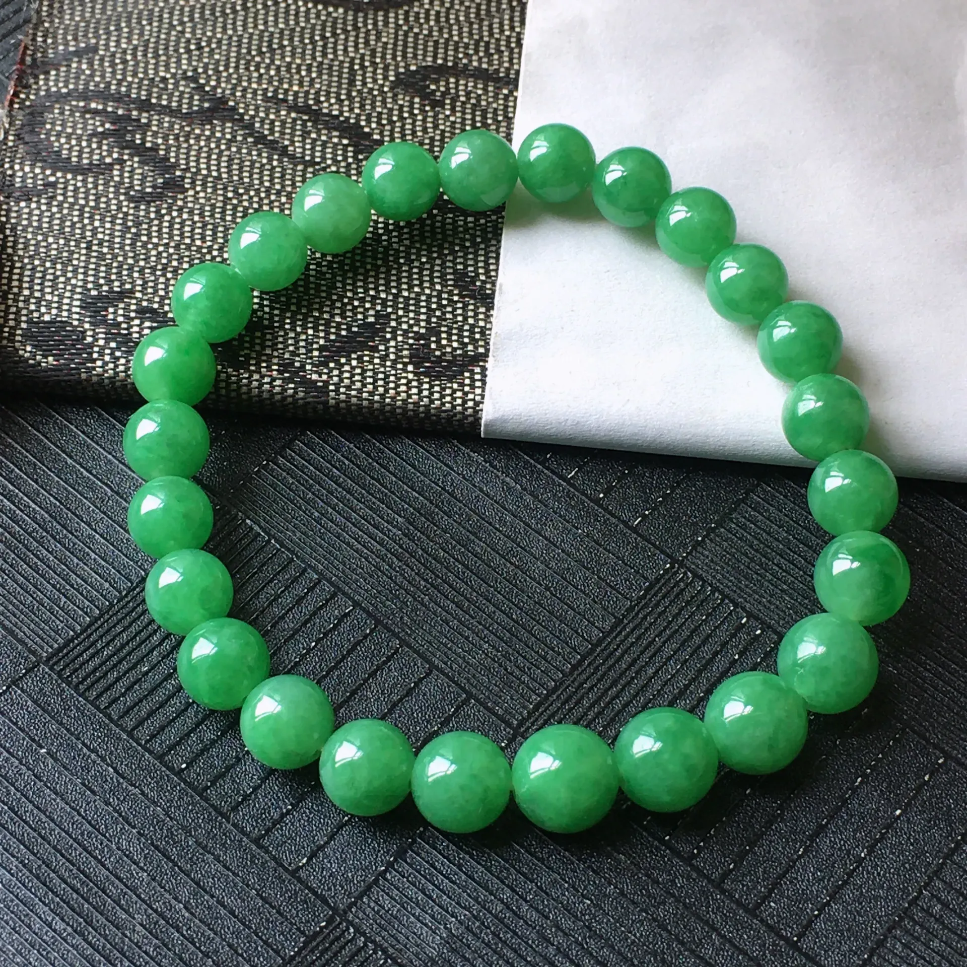 伟德国际茂名市电白区人民法院关于 PZ25101600 428 银925镶 翡翠戒指（第一次拍卖）的公告