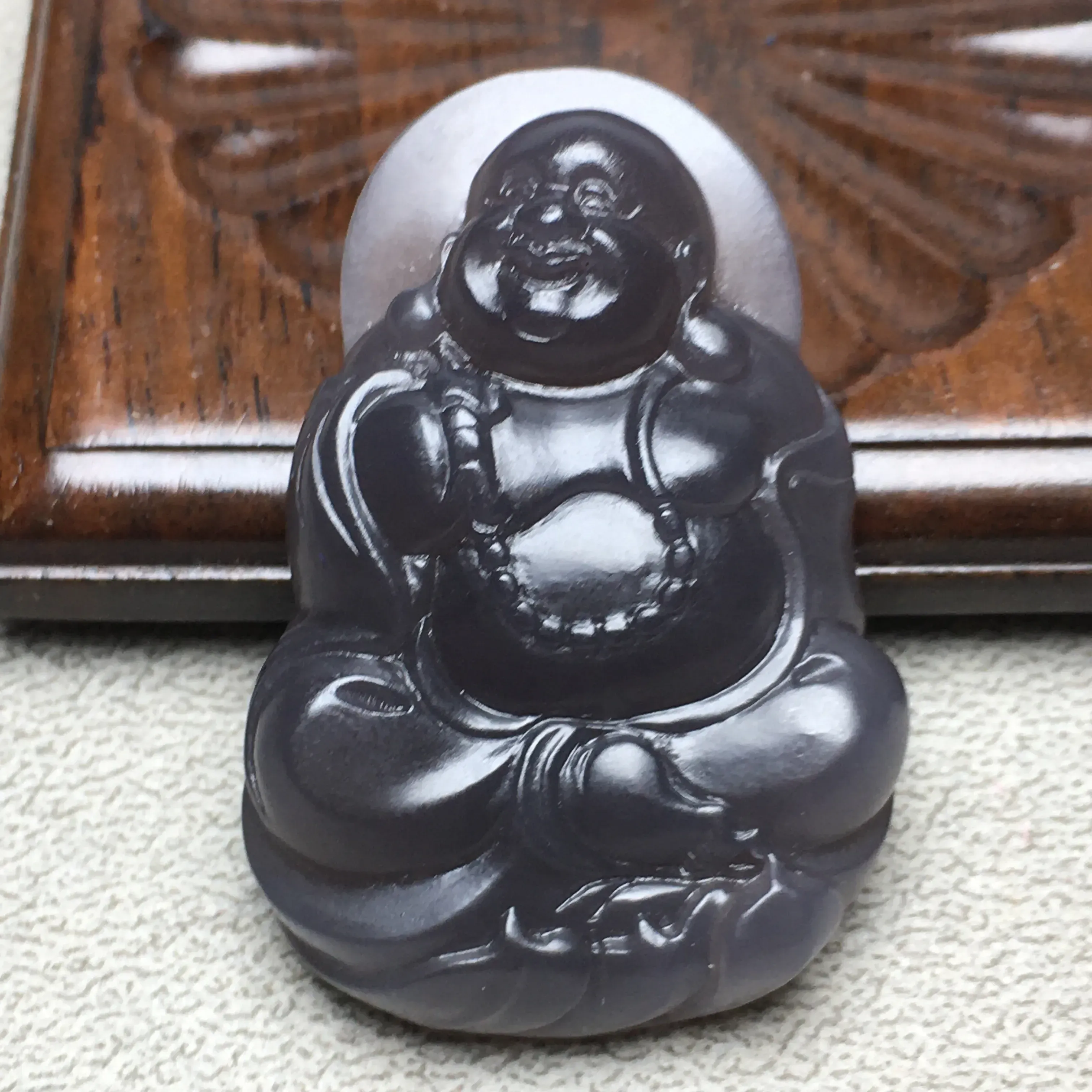 8克,精美和田烟紫佛公,苏工名家作品,油性十足,做