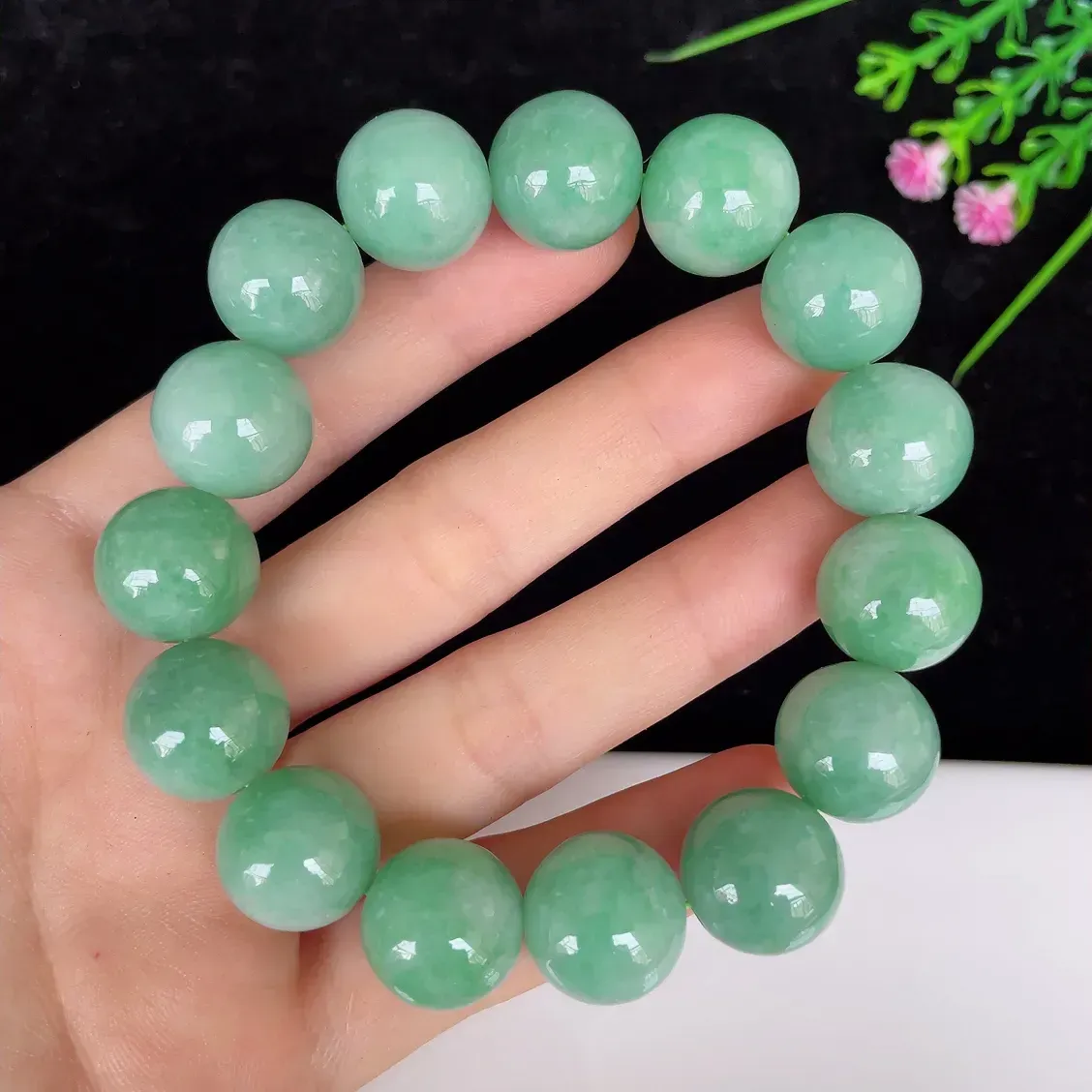 伟德国际萃华珠宝公司新闻