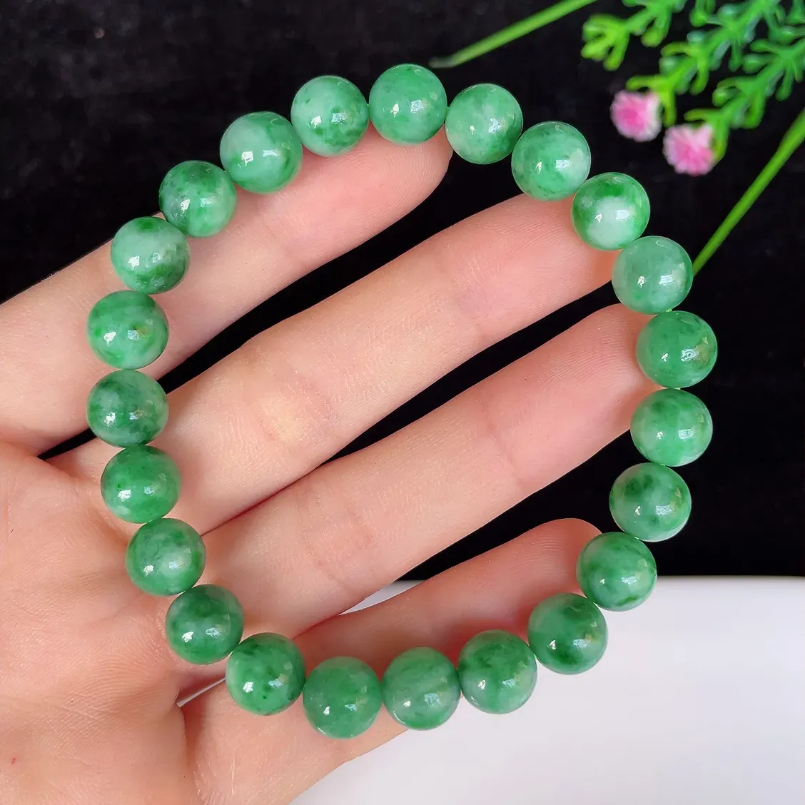 伟德国际翡翠串珠金手链图片大全大图奢华珠宝风！翡翠串珠金手链高清大图集锦