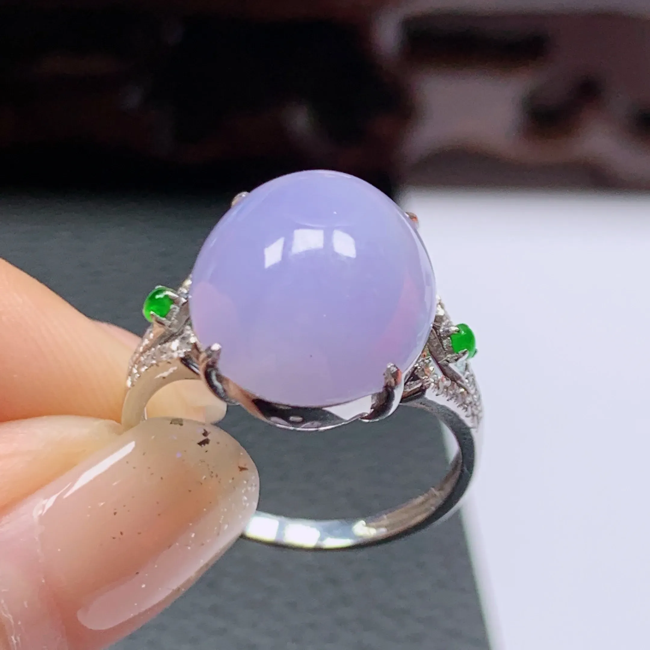 A货翡翠，冰润紫罗兰18k金伴钻戒指蛋面戒指，玉质细腻，水头饱满，雕工精美，有种有色，形体漂亮，水润