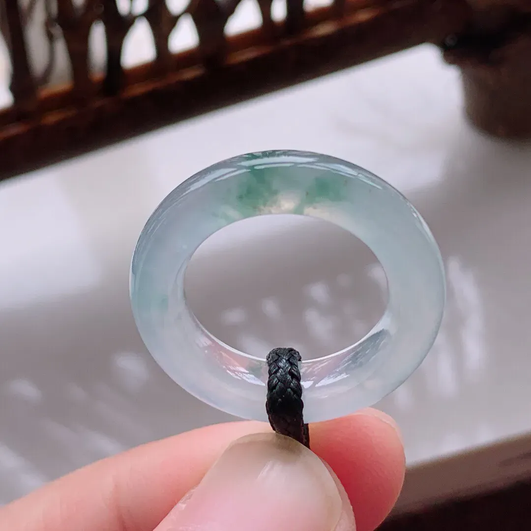 0930天然翡翠A货冰种起荧光飘花素面戒指，内径:16.3x5.7x4.4mm 12号戒圈 A15