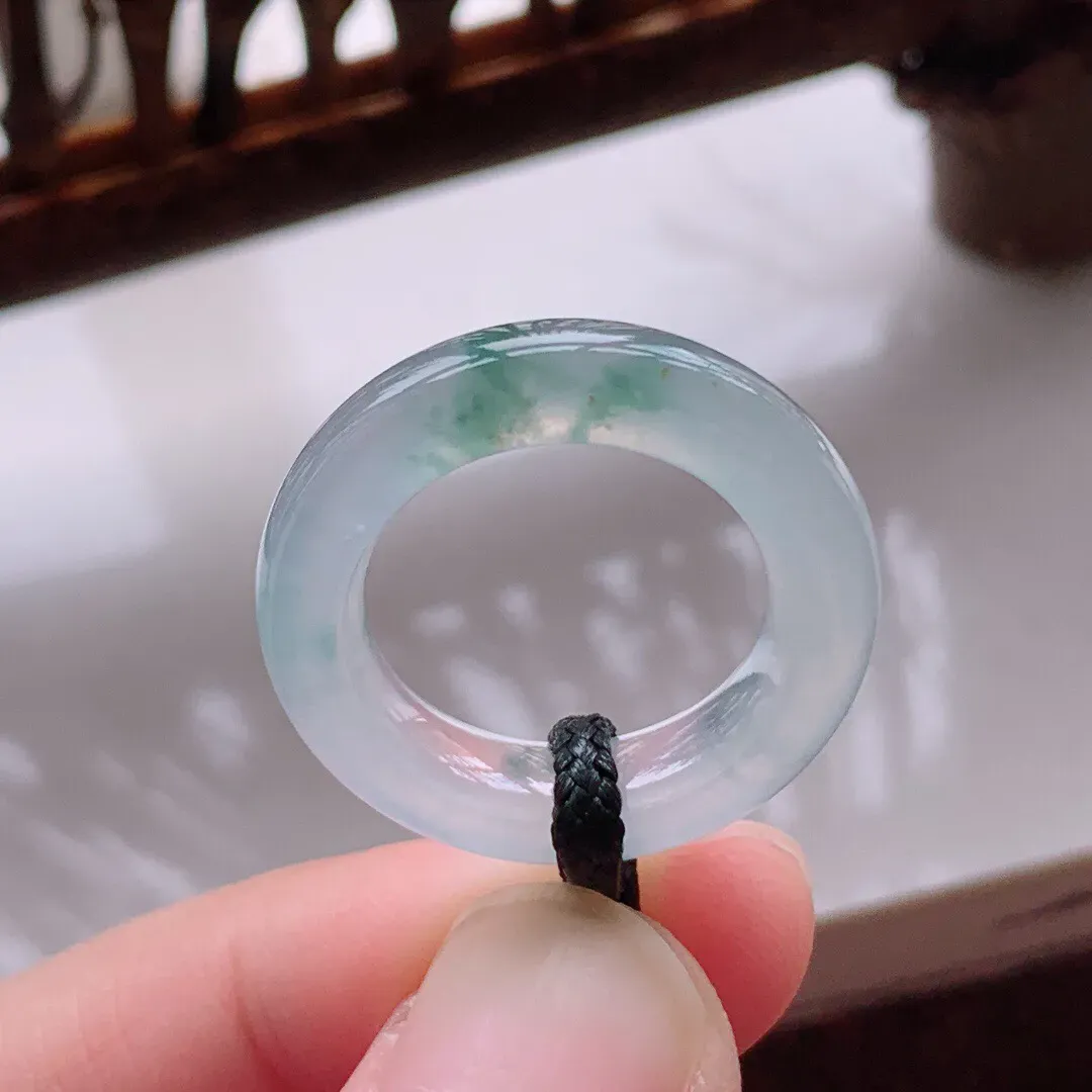 0930天然翡翠A货冰种起荧光飘花素面戒指，内径:16.3x5.7x4.4mm 12号戒圈 A15
