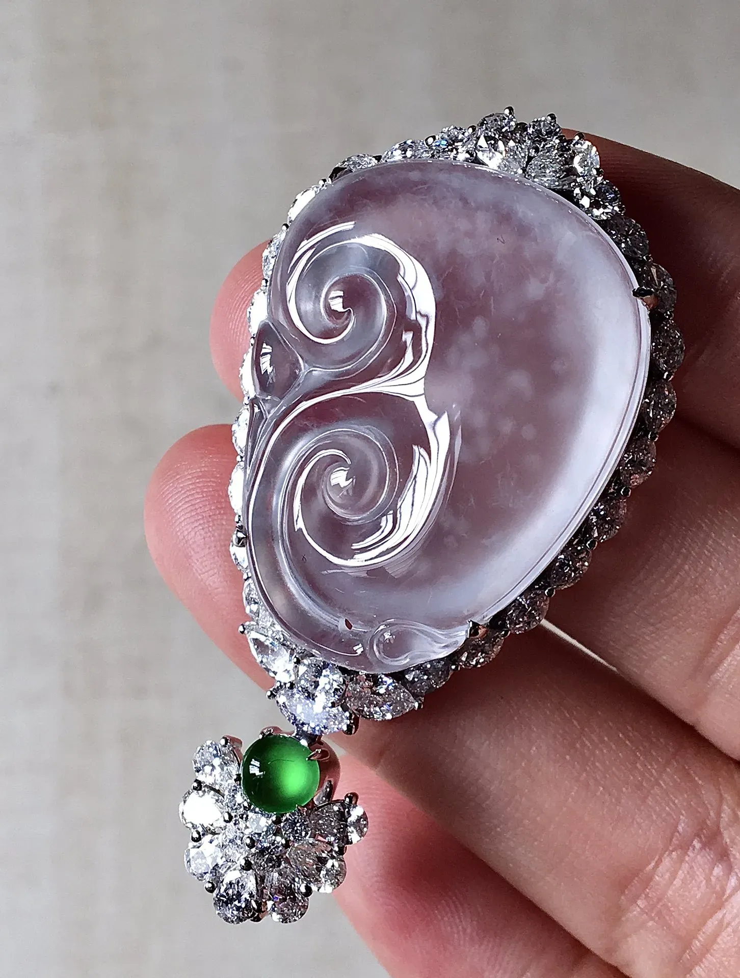 玻璃种如意吊坠，饱满无裂，水润十足，起光，裸石30/22.8/7整体50.7/26.3/11，编号1115